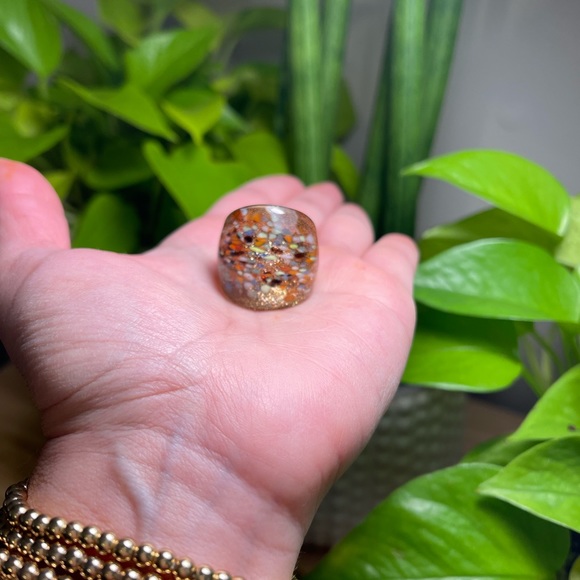 New multi colored glass ring 7.75 - Picture 4 of 8